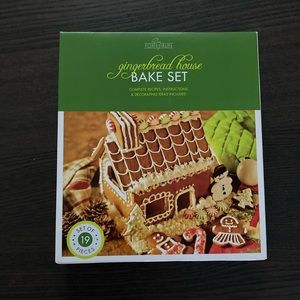 Gingerbread House Baking Set
